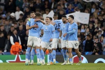 Cầu thủ Man City sẽ "bơi trong tiền" nếu giành cú ăn ba lịch sử