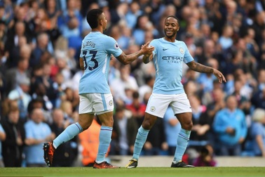 Từ chối Arsenal, Sterling khẳng định muốn phát triển ở Man City