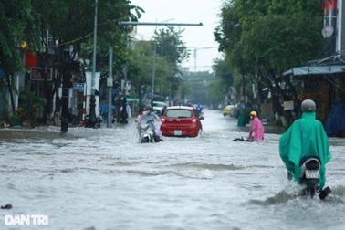Tình trạng "bơi thuyền giữa phố" làm nóng nghị trường