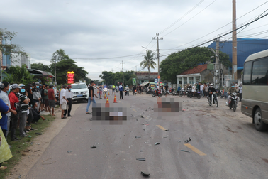 Hai xe máy đối đầu trên quốc lộ, 2 người tử vong tại chỗ