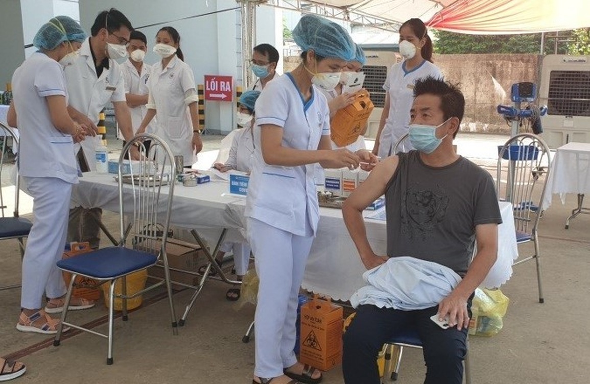 Tạm dừng tuyển dụng người lao động chưa tiêm đủ 2 mũi vaccine - 1 Tạm dừng tuyển dụng người lao động chưa tiêm đủ 2 mũi vaccine - 1