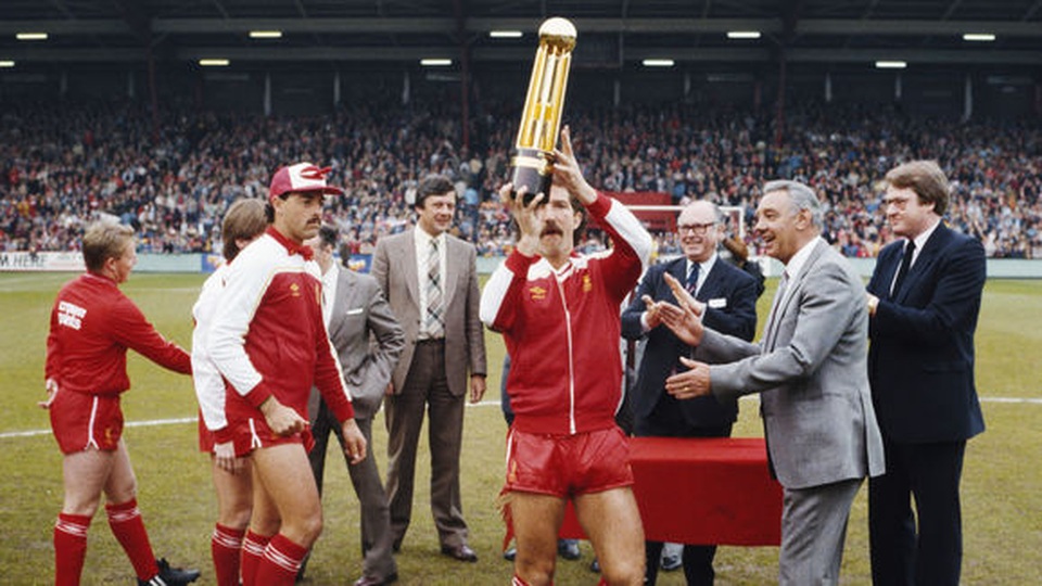 Dại dột đáp trả huyền thoại Liverpool, Pogba nhận lại cay đắng - 3