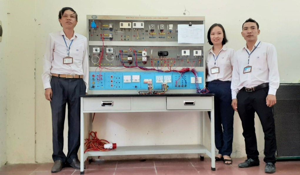 Giảng viên tự sáng tạo thiết bị dạy nghề, tiết kiệm nửa tỷ đồng - 3 Giảng viên tự sáng tạo thiết bị dạy nghề, tiết kiệm nửa tỷ đồng - 3