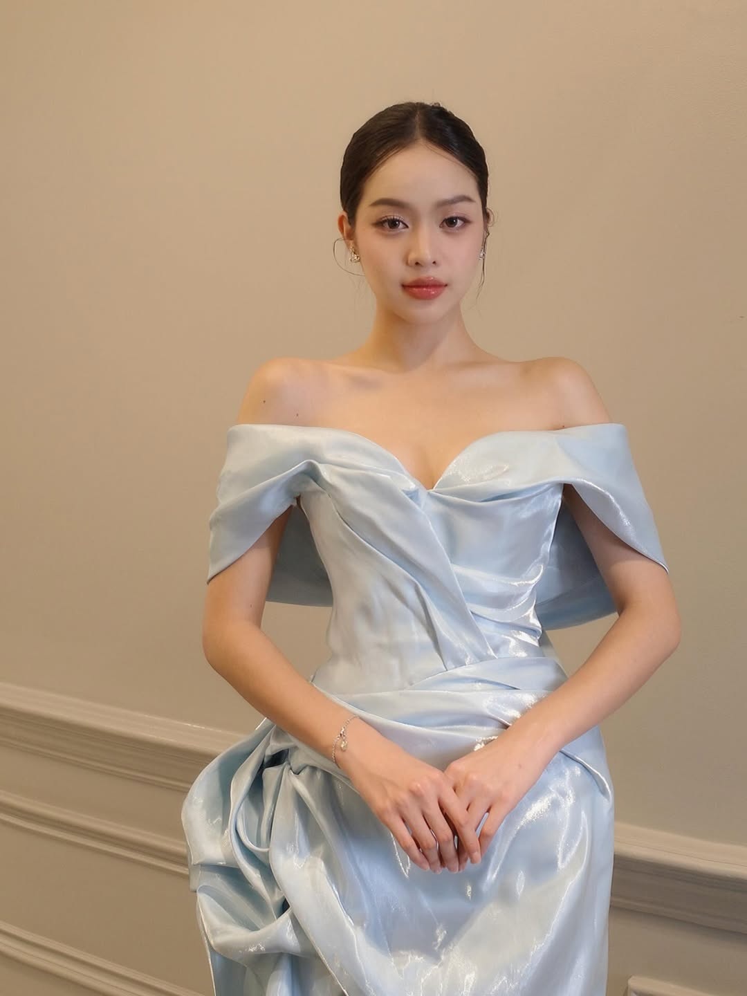 Hoa hậu Thanh Thủy lại xinh như búp bê khi từ bỏ kiểu trang điểm Tây hóa”? - 9 Hoa hậu Thanh Thủy lại xinh như búp bê khi từ bỏ kiểu trang điểm Tây hóa”? - 9