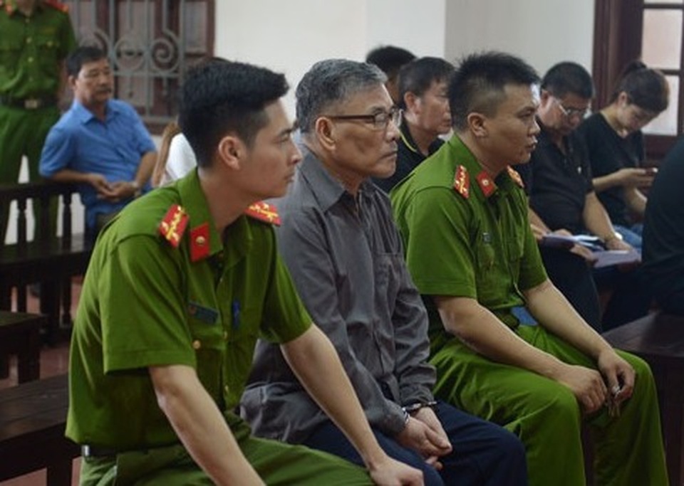 Người anh trai truy sát cả nhà em gái lĩnh án chung thân - 1 Người anh trai truy sát cả nhà em gái lĩnh án chung thân - 1
