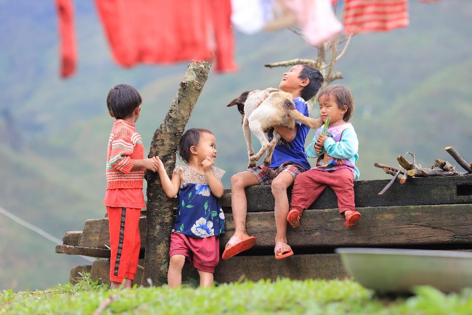 Những ngôi làng không tiếng cười - 8