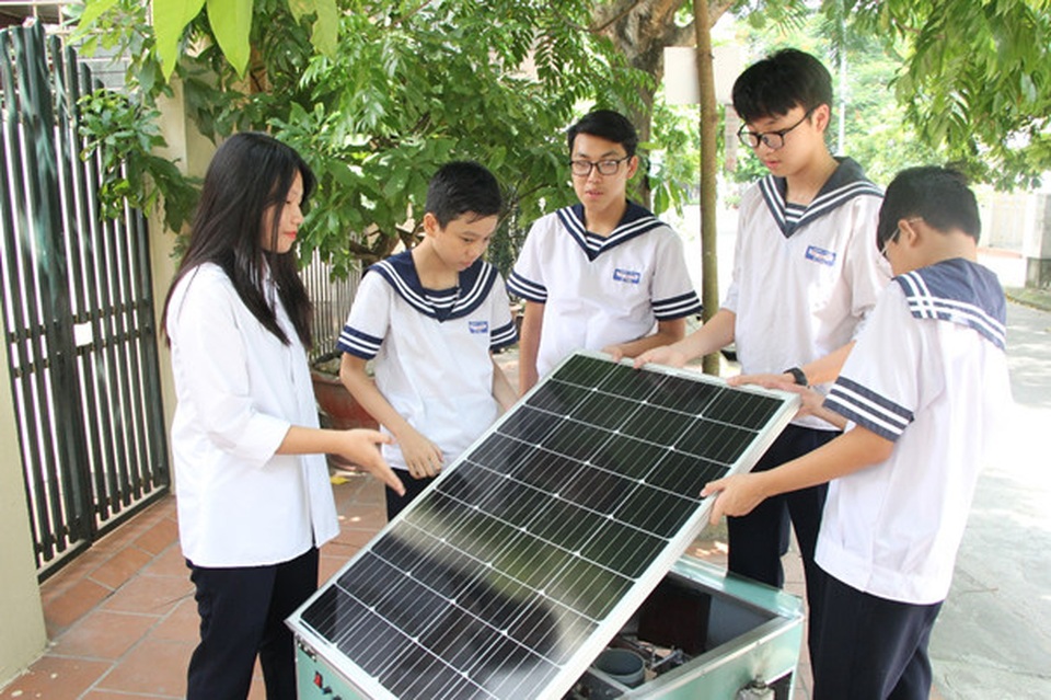 Học sinh sáng tạo máy gieo hạt tự động giúp đỡ người nông dân - 2 Học sinh sáng tạo máy gieo hạt tự động giúp đỡ người nông dân - 2