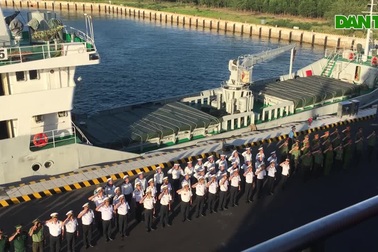 Xúc động lễ tiễn quân ra quần đảo Trường Sa làm nhiệm vụ