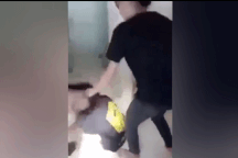 Nữ sinh bị đánh hội đồng do mâu thuẫn tại bể bơi