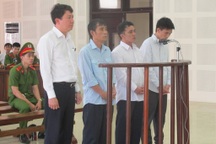 Hoãn xét xử vụ lật tàu trên sông Hàn