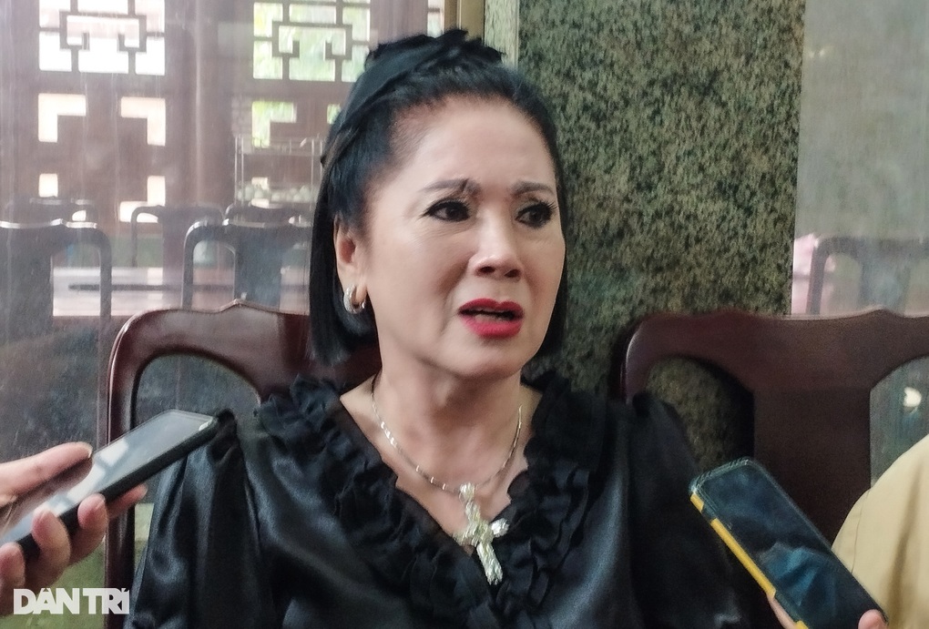 Hoa khôi cải lương Mộng Tuyền xúc động kể về Thẩm Thúy Hằng - 1 Hoa khôi cải lương Mộng Tuyền xúc động kể về Thẩm Thúy Hằng - 1