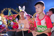 Mang "vầng trăng yêu thương" đến với gần 1.000 trẻ em nghèo ở Nghệ An