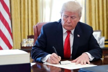 Ông Trump ký dự luật về Hong Kong bất chấp Trung Quốc phản đối