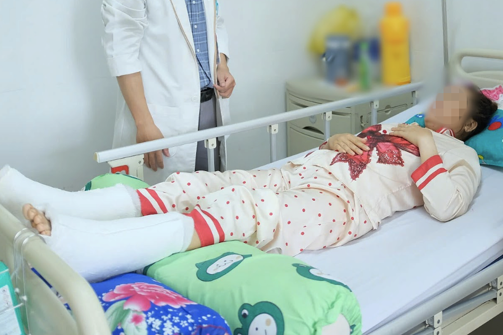 Thang máy đứt cáp rơi thẳng xuống đất, một phụ nữ gãy cột sống nặng nề - 2 Thang máy đứt cáp rơi thẳng xuống đất, một phụ nữ gãy cột sống nặng nề - 2
