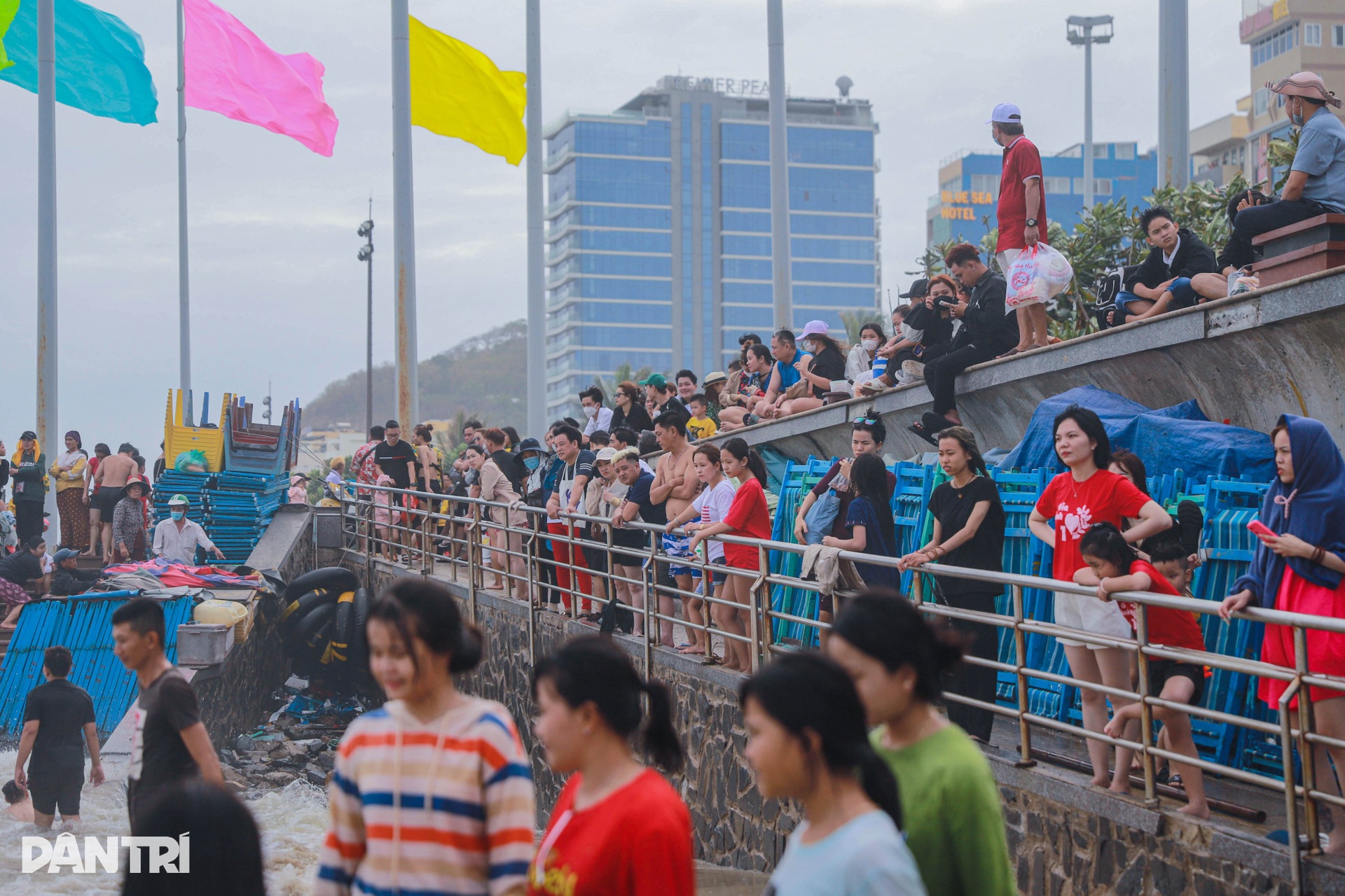 Người dân đổ xô đi biển Vũng Tàu mùng 4 Tết - 11 Người dân đổ xô đi biển Vũng Tàu mùng 4 Tết - 11