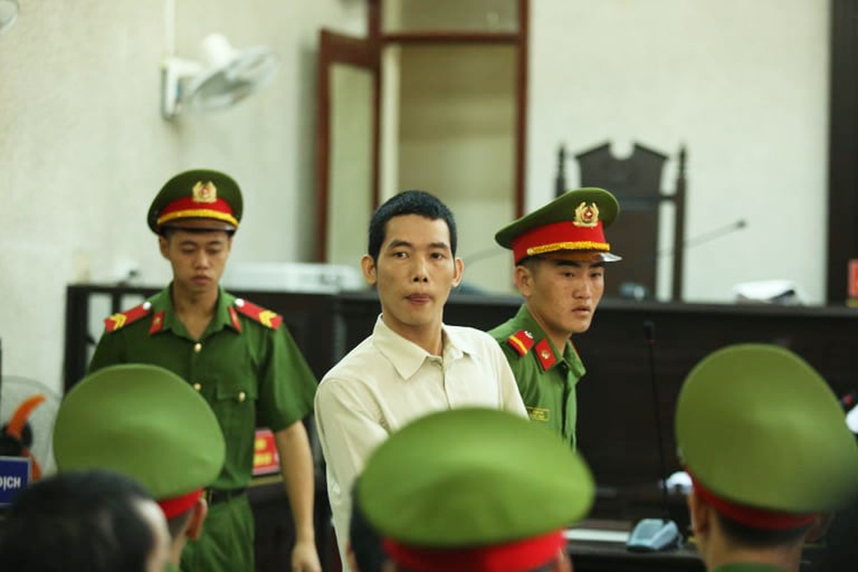 Phúc thẩm vụ nữ sinh giao gà ở Điện Biên: Nữ bị cáo tóc bạc trắng tới toà - 5