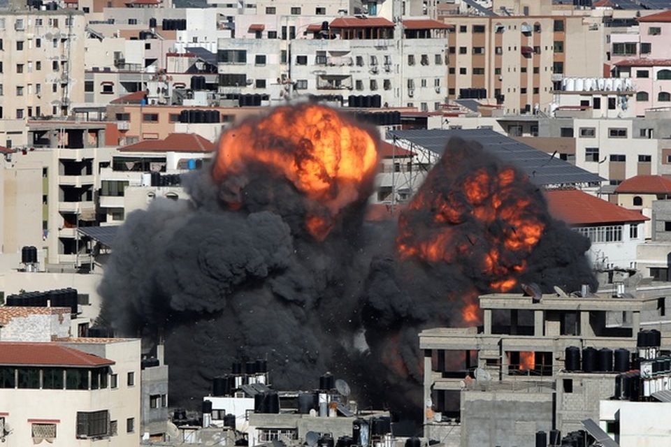 Israel tấn công nhà 12 chỉ huy Hamas, phá hủy hệ thống rocket dưới lòng đất - 1 Israel tấn công nhà 12 chỉ huy Hamas, phá hủy hệ thống rocket dưới lòng đất - 1