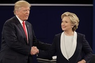 Bà Hillary tiết lộ cuộc gọi khiến ông Trump "bất ngờ không nói nên lời"