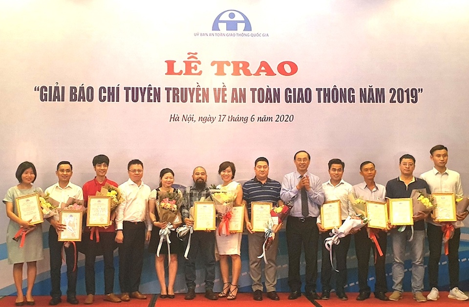 Thủ tướng chỉ đạo hoá giải ngay quốc lộ “tử thần” cướp nhiều mạng người - 6 Thủ tướng chỉ đạo hoá giải ngay quốc lộ “tử thần” cướp nhiều mạng người - 6