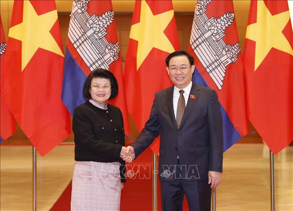 Chủ tịch Quốc hội Vương Đình Huệ đón, hội đàm với Chủ tịch Quốc hội Campuchia - 1