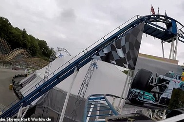 Rơi khỏi tàu lượn siêu tốc, cô gái lao xuống đất tử vong