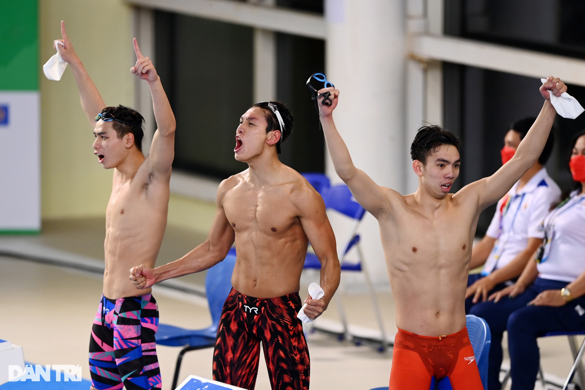 Khoảnh khắc đội bơi Việt Nam phá kỷ lục SEA Games thi 4x200m tiếp sức tự do - 12 Khoảnh khắc đội bơi Việt Nam phá kỷ lục SEA Games thi 4x200m tiếp sức tự do - 12