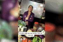 Bí mật về gặp mẹ sau 8 năm, lao động Việt khiến cả khu chợ rơi nước mắt