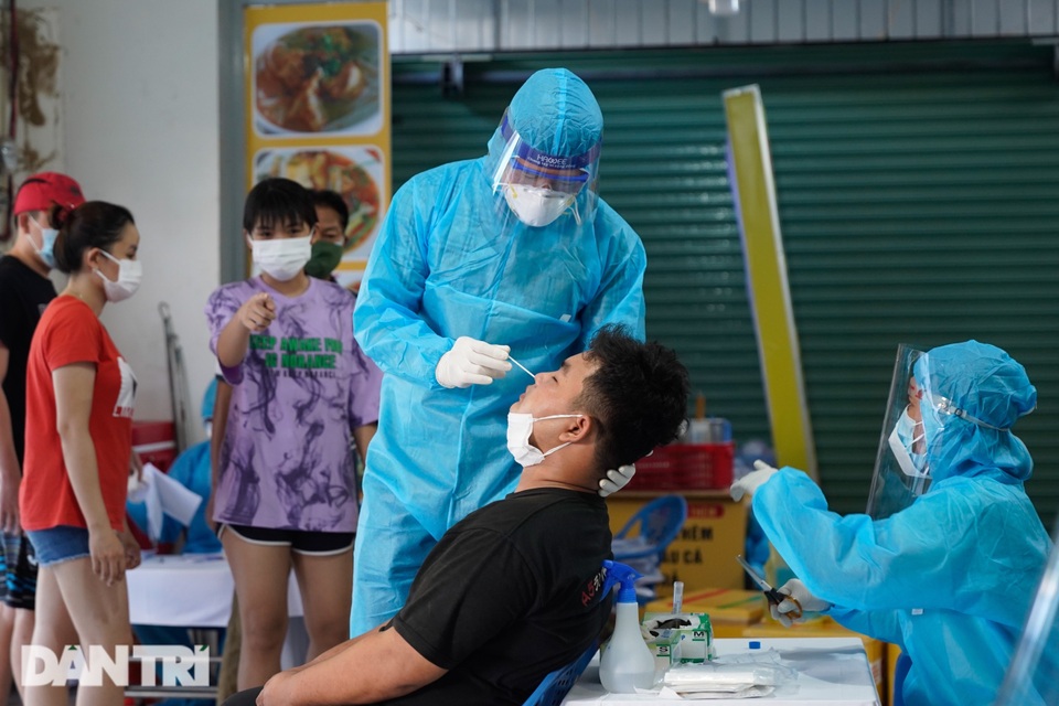 TPHCM: 3 nhân viên quán ăn dương tính SARS-CoV-2 liên quan nhóm truyền giáo - 2 TPHCM: 3 nhân viên quán ăn dương tính SARS-CoV-2 liên quan nhóm truyền giáo - 2