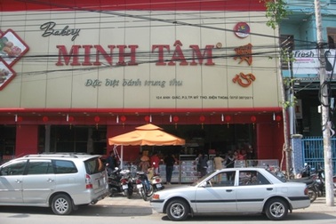 Cơ sở sản xuất bánh trung thu điêu đứng vì "họa" trời rơi xuống