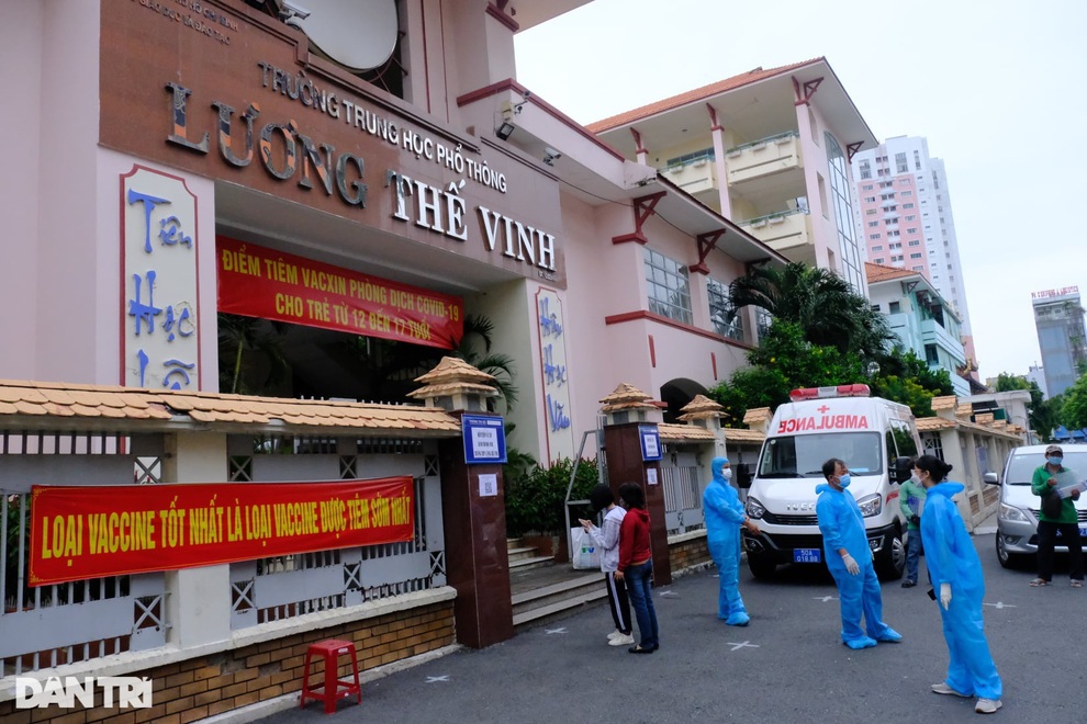 TPHCM tiêm vaccine Covid-19 mũi 2 cho trẻ 12-17 tuổi: Chuyên gia nói gì? - 2 TPHCM tiêm vaccine Covid-19 mũi 2 cho trẻ 12-17 tuổi: Chuyên gia nói gì? - 2