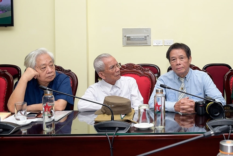 16 tác phẩm được trao giải Cuộc thi Những tấm gương bình dị mà cao quý - 2 16 tác phẩm được trao giải Cuộc thi Những tấm gương bình dị mà cao quý - 2