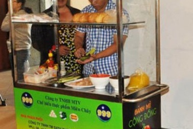 Cựu tử tù Liên Khui Thìn tặng "cần câu cơm" cho người từng lầm lỡ