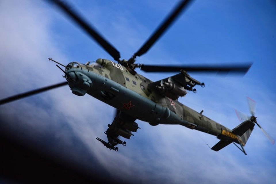 Xe tăng bay Mi-24 của Nga bất ngờ cất cánh tại căn cứ Mỹ - 1 Xe tăng bay Mi-24 của Nga bất ngờ cất cánh tại căn cứ Mỹ - 1