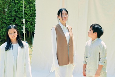 "Nàng Dae Jang Geum" Lee Young Ae khoe hai con đẹp như thiên thần