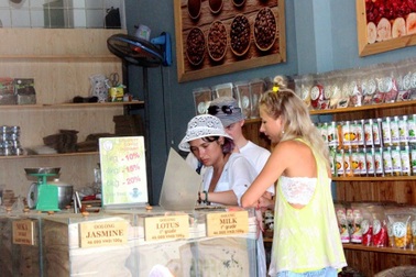 Nha Trang: Khó quản lý lao động nước ngoài