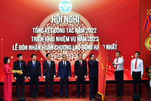 Bộ Thông tin và Truyền thông đón nhận Huân chương Lao động hạng Nhất