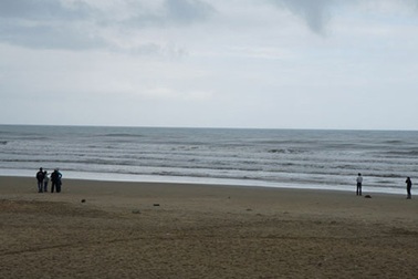 Đi xin cưới, chú rể bị sóng cuốn mất tích