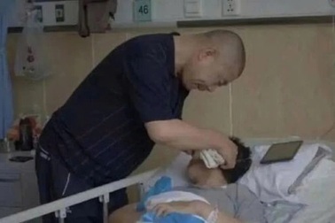 Chồng "trữ đông" vợ sắp qua đời vì ung thư để vĩnh viễn không mất bạn đời