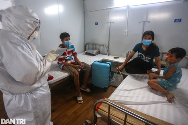 BV dã chiến số 16 bắt đầu đón F0: "Cả nhà chờ 2 ngày đã kịp vào điều trị"