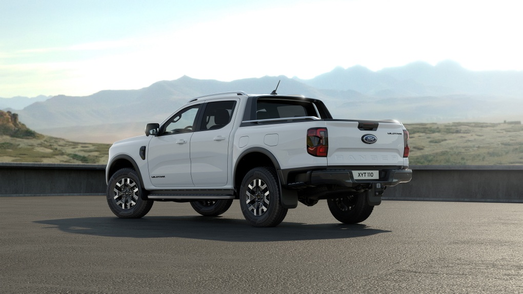 Ford Ranger phiên bản xăng lai điện chạy được hơn 45km thuần điện - 3 Ford Ranger phiên bản xăng lai điện chạy được hơn 45km thuần điện - 3