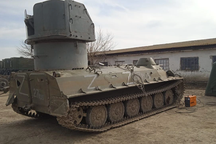 Nga lắp hải pháo hơn 80 tuổi lên xe bọc thép tại Ukraine