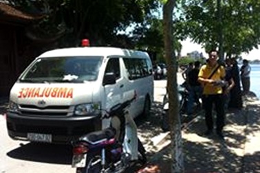 Hà Nội: Phát hiện người đàn ông tử vong trên vô lăng ô tô