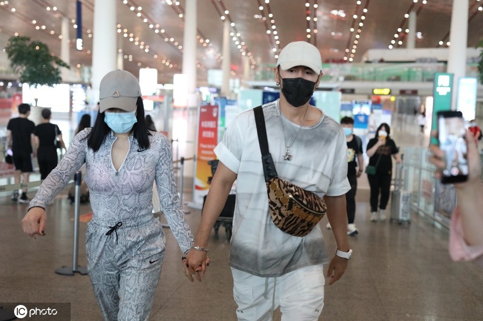 Hôn nhân viên mãn của Chung Lệ Đề và chồng kém 12 tuổi - 6 Hôn nhân viên mãn của Chung Lệ Đề và chồng kém 12 tuổi - 6
