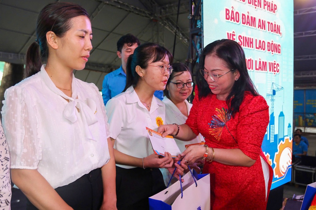 Hành động thiết thực hướng tới xây dựng siêu đô thị tương lai - 2 Hành động thiết thực hướng tới xây dựng siêu đô thị tương lai - 2