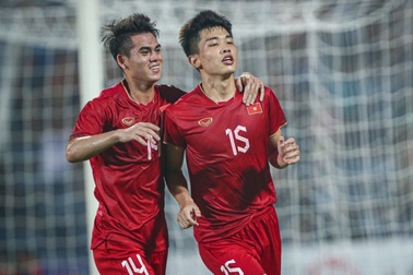 HLV Kim Sang Sik loại 7 cầu thủ Việt Nam: Ai sẽ mất suất ở tuyển Việt Nam?