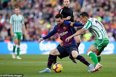 Barcelona phục hận Betis và tiếp tục giấc mơ “cú ăn ba”?