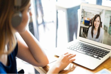 Nữ nhân viên bị trừ lương thưởng vì... mặc đồ ở nhà "gây mất tập trung"