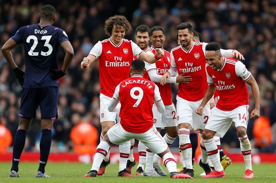 Người đại diện ủng hộ quyết định không giảm lương của Ozil - 4 Người đại diện ủng hộ quyết định không giảm lương của Ozil - 4