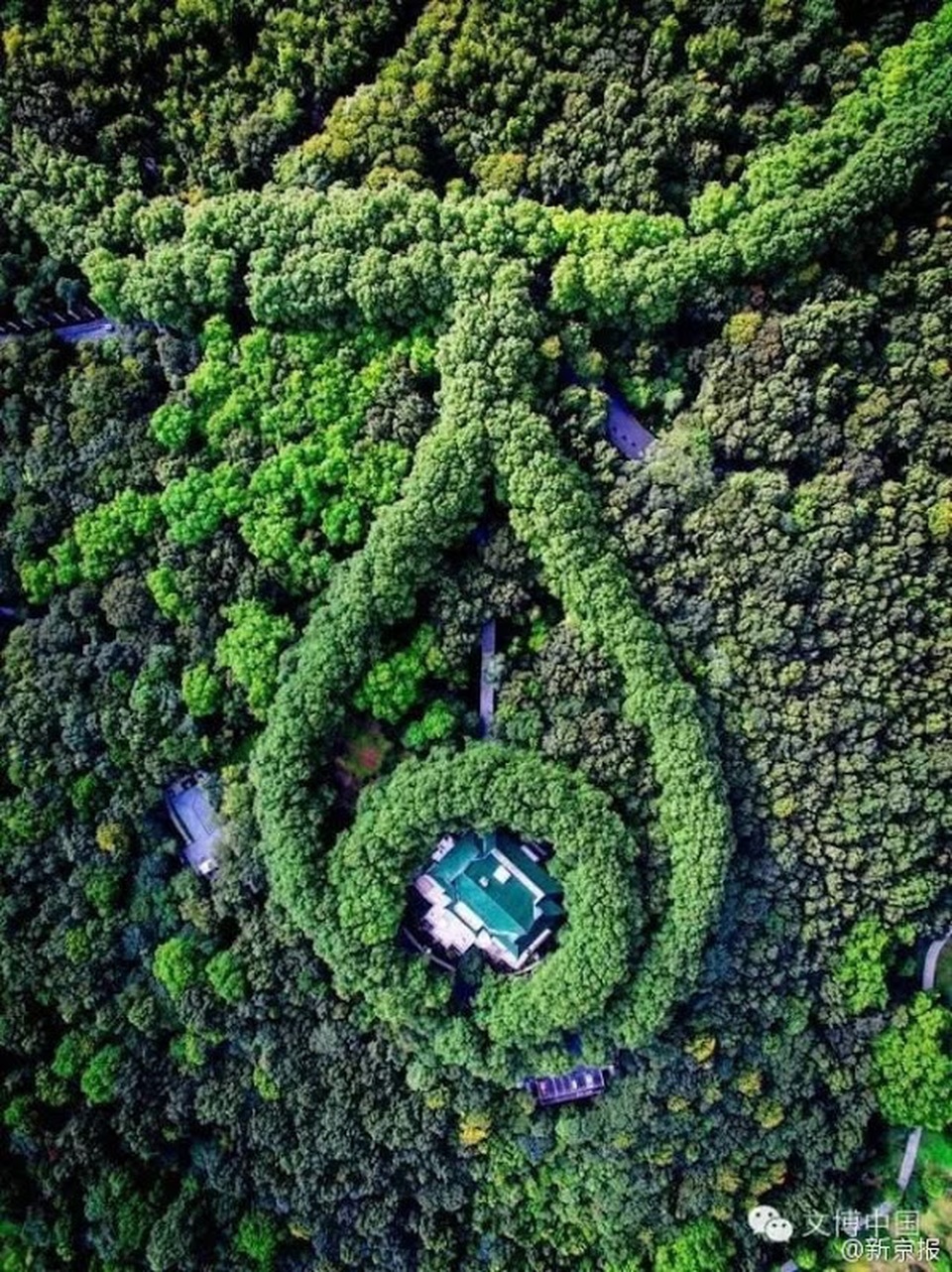 Cung điện hình viên ngọc khổng lồ biểu tượng tình yêu ở Trung Quốc - 2 Cung điện hình viên ngọc khổng lồ biểu tượng tình yêu ở Trung Quốc - 2