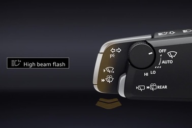 Hướng dẫn điều khiển cần gạt nước và xi-nhan trên xe Audi Q3 mới